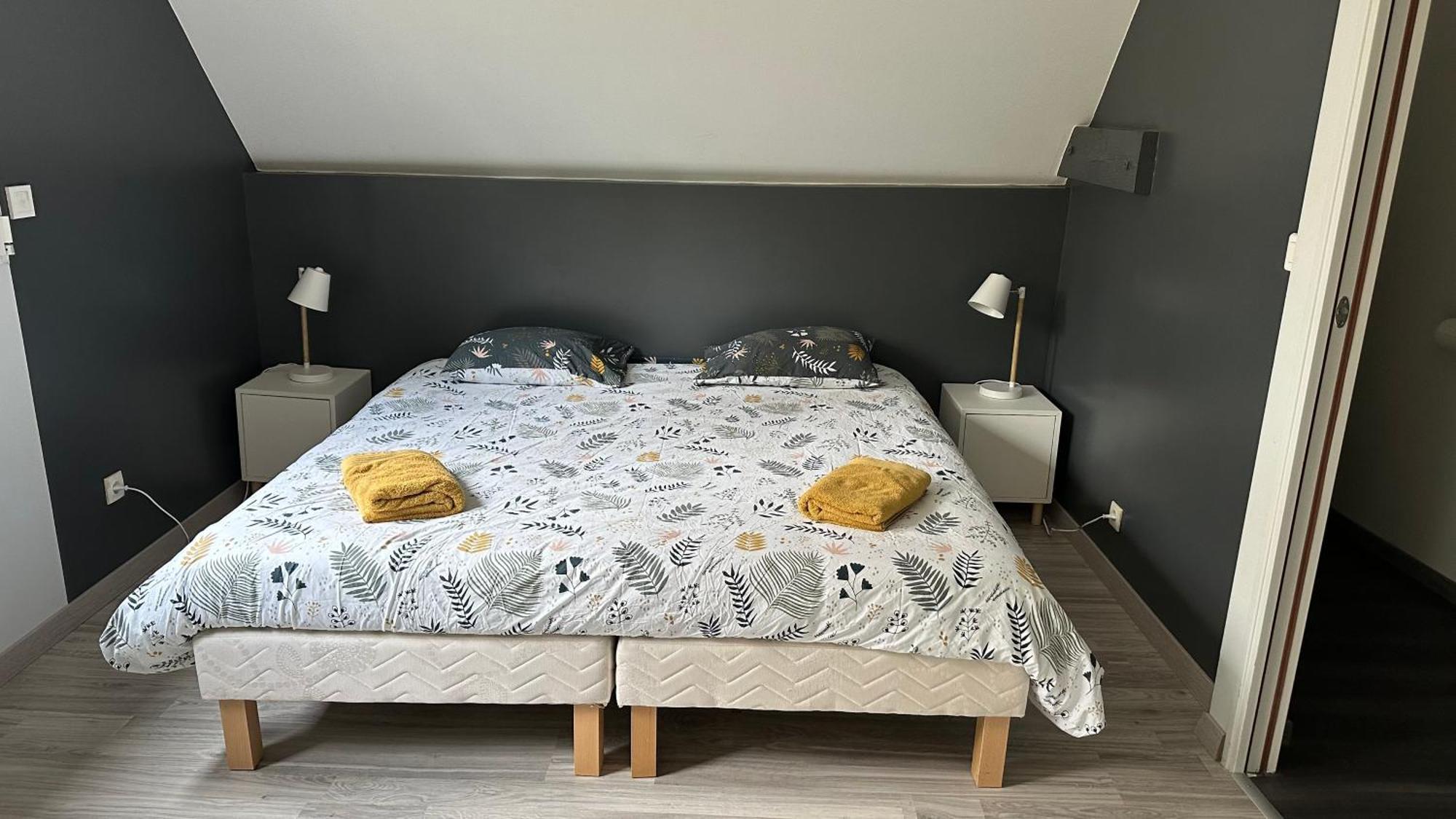 Sunset Family Guesthouse Mont Saint Michel Ceaux Bagian luar foto